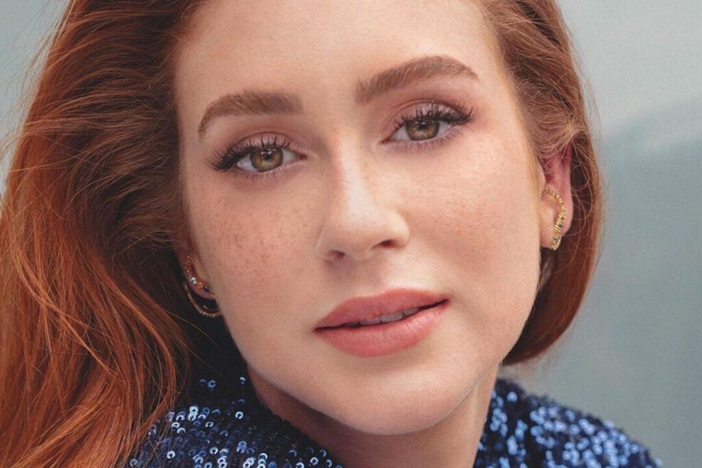 Marina Ruy Barbosa curte aniversário de afilhado e se derrete por crianças