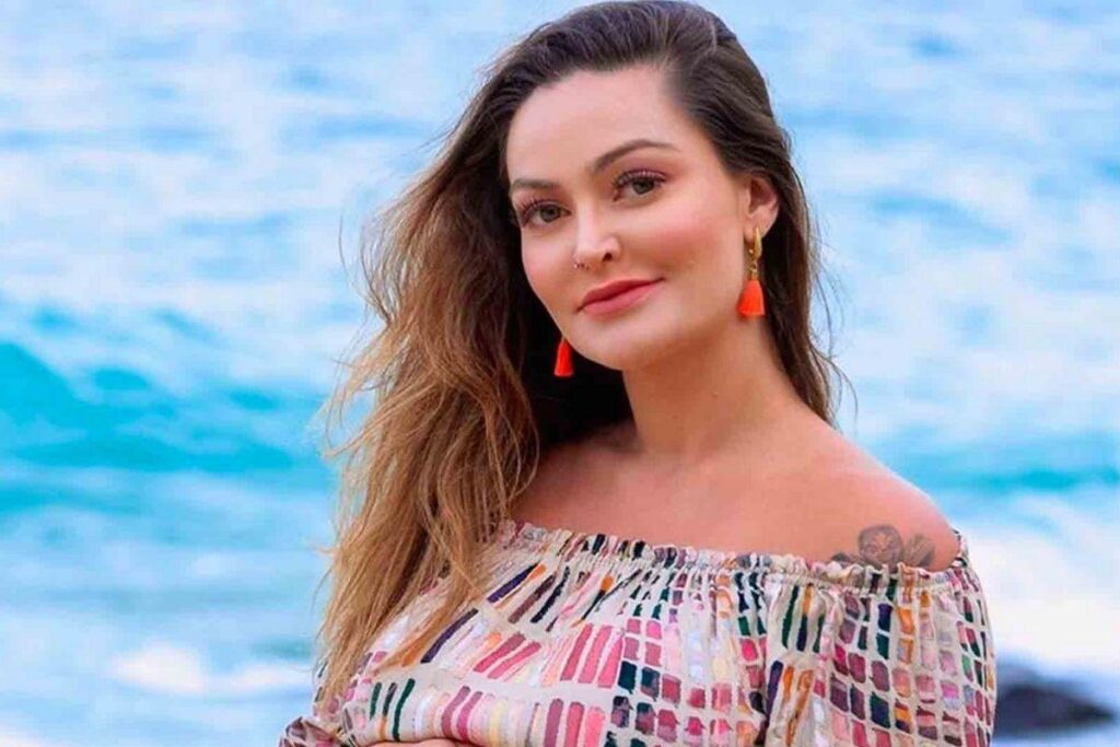 Laura Keller fez um antes e depois após perder 14 kilos