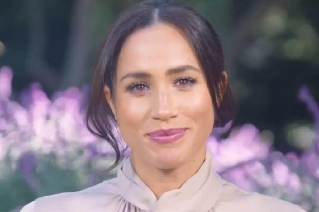 Chrissy Taigen, esposa de John Legend, defendeu Meghan Markle sobre histórias negativas de tablóides ingleses