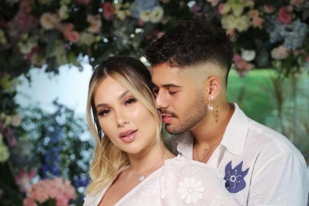 Vírgina Fonseca posa com barrigão