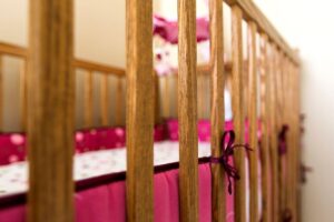 “Minha amiga deixa a bebê de 6 meses sozinha em casa por horas a fio”, desabafa mãe