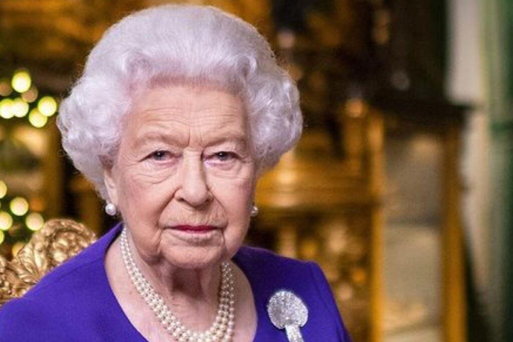 Rainha Elizabeth II quebra tradição de séculos da realeza após morte do Príncipe Philip