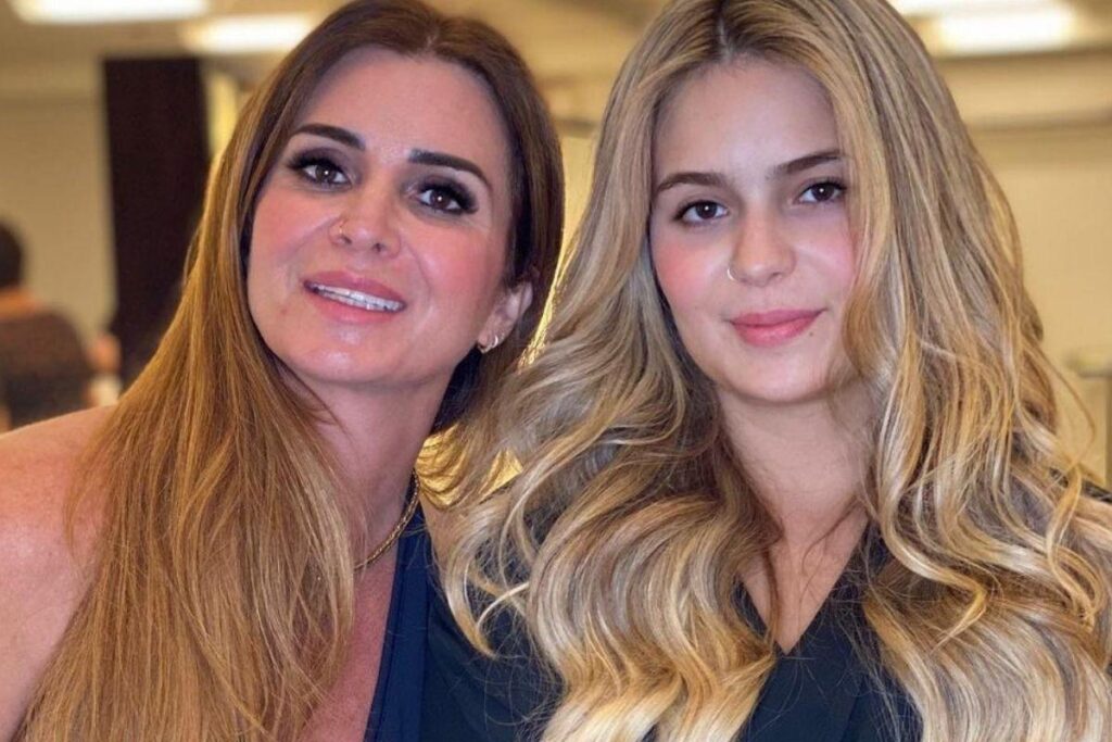 Mãe de Viih Tube fez desabafo nas redes sociais após paredão da filha no BBB21