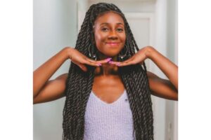 BBB 21: Camilla de Lucas se emociona ao receber surpresa da família durante almoço do anjo