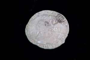 Moeda de 380 anos é encontrada