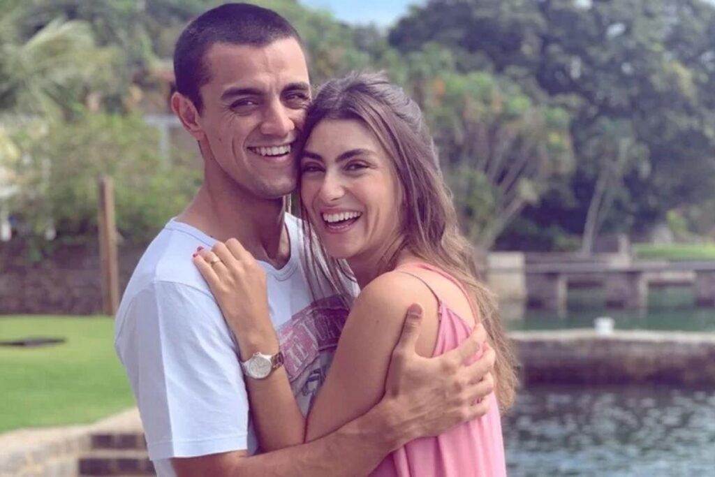 Felipe Simas é casado com Mariana Uhlmann desde 2016