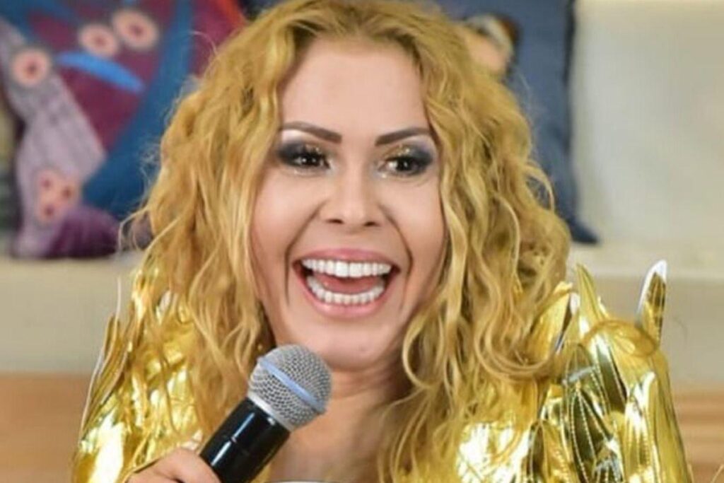 Joelma compartilha foto rara com a filha em piquenique