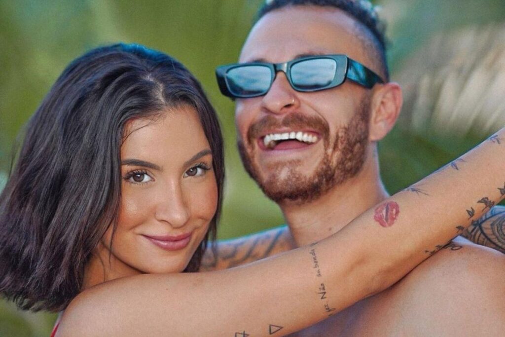 Bianca Andrade brinca sobre tamanho da barriga em foto com vestido colado: “Tô muito grávida”
