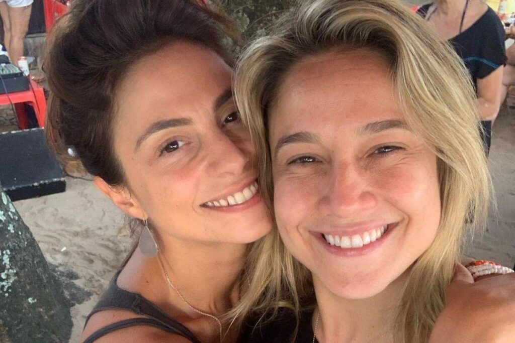 Fernanda Gentil e Priscila Montandon adotam cachorrinha