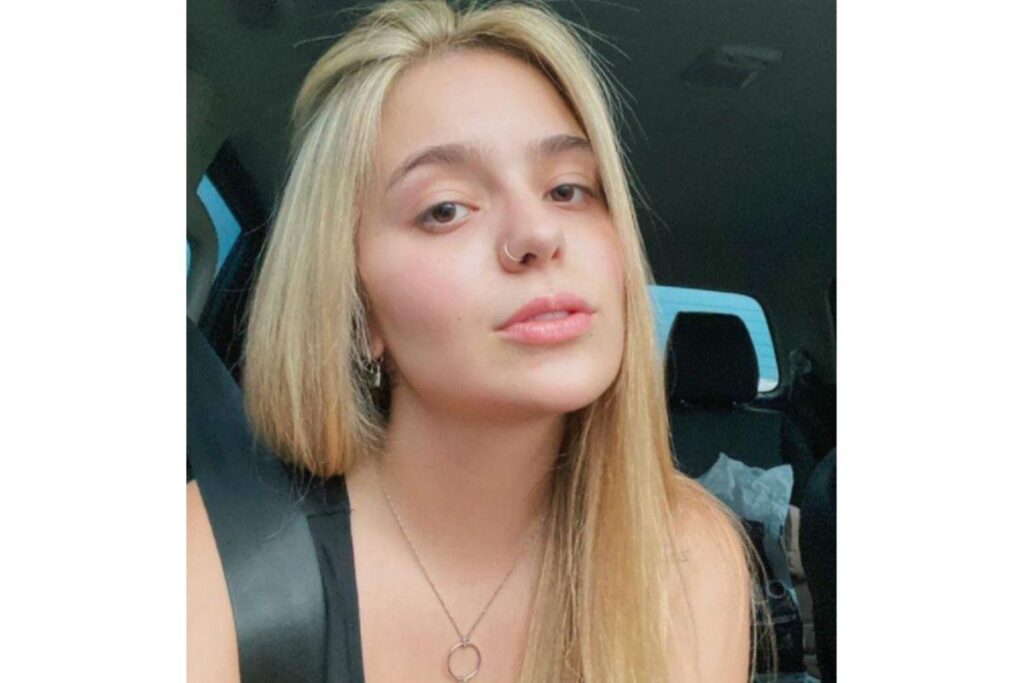 Viih Tube faz desafio de dança com a mãe