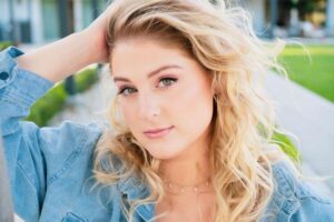 Meghan Trainor diz que filho foi intubado logo quando nasceu e relembra parto “aterrorizante”