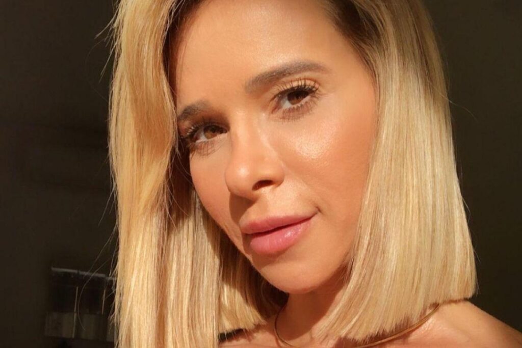 Dany Bananinha foi ao salão de beleza com a filha, Lara, e gravou um vídeo do momento