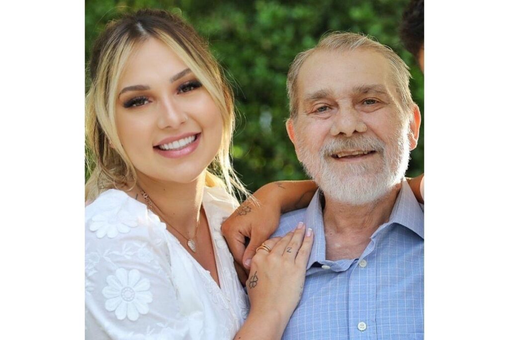 Virgínia Fonseca volta às redes após a morte do pai e conta que está indo para Portugal