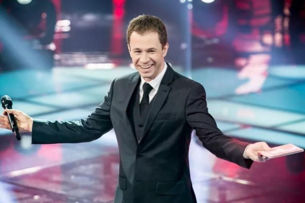 Tiago Leifert anuncia saída da Globo