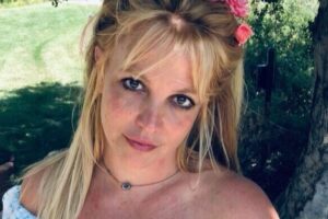 Britney Spears critica a família após anos de sofrimento sob tutela
