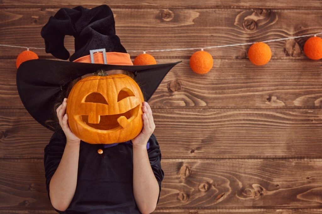 Fantasia infantil para Halloween de Bruxa