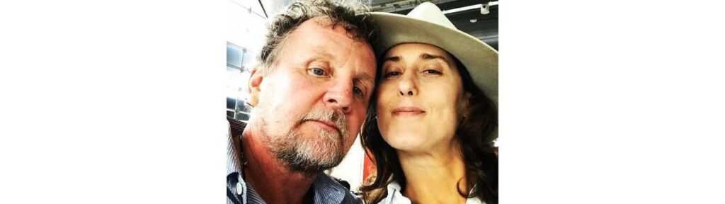 Publicação de Paola Carosella anunciando o fim do casamento com Jason Lowe
