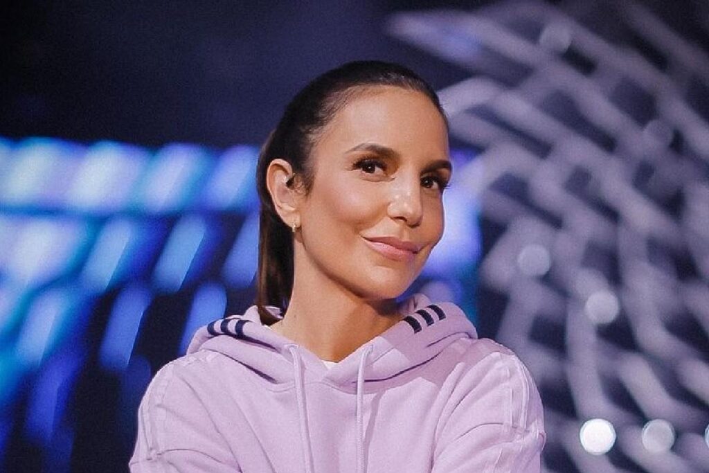 Ivete publicou um vídeo do filho descendo uma duna de areia