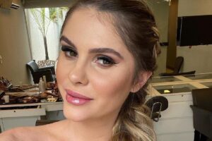 Bárbara e Monique Evans, ao lado de Conceição Nery, avó da influenciadora