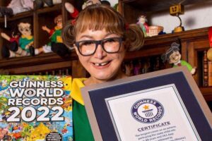 Atriz de Chiquinha recebe prêmio do Guiness Book