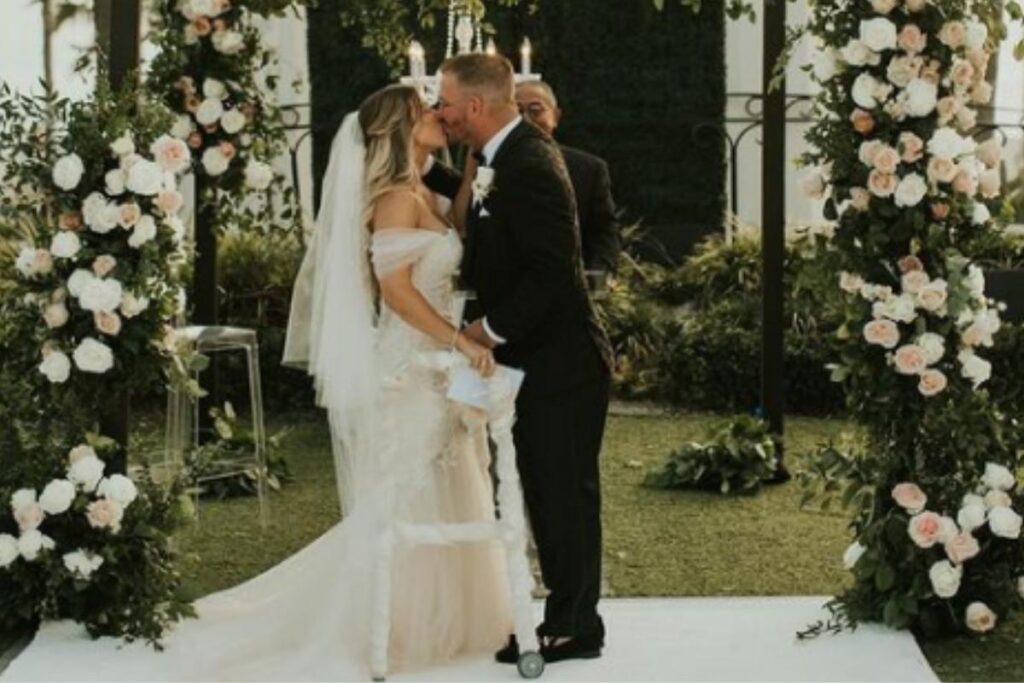 Chelsie emocionou a todos durante o próprio casamento