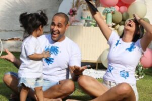 Filha do Tenente Bahia no chá revelação do irmão