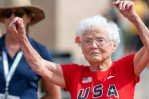 Atleta mais velha do mundo entra para livro dos recordes