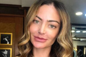 Laura Keller mostrou o filho com o namorado dela
