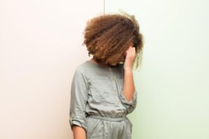 A menina sofreu racismo da madrasta