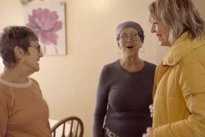Dora e Eva antes de serem separadas na Polônia