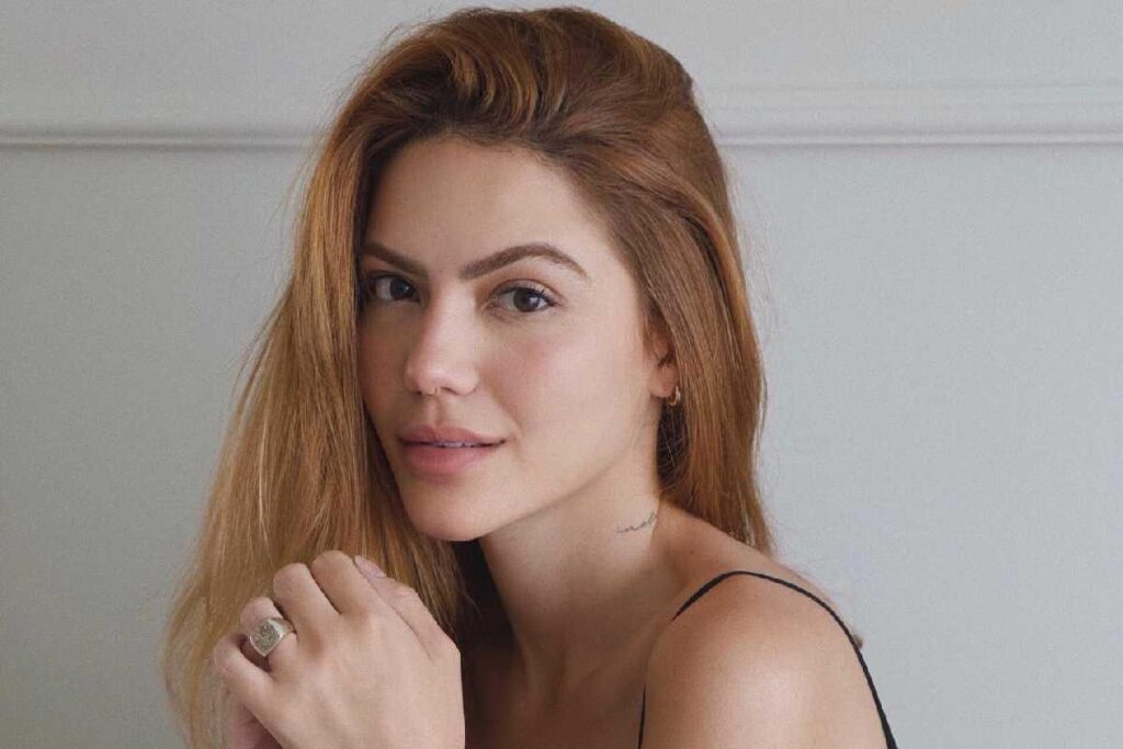 Sarah Poncio gravou vídeos para agradecer o carinho dos seguidores após a perda da guarda de Josué