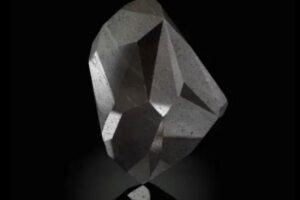 Diamante Negro veio do espaço, de acordo com especialistas