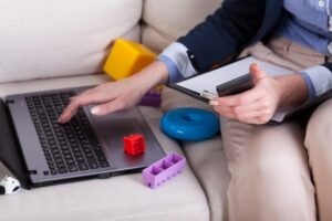 Mãe viraliza ao compartilhar mensagem sobre empatia no trabalho em perfil do Linkedin