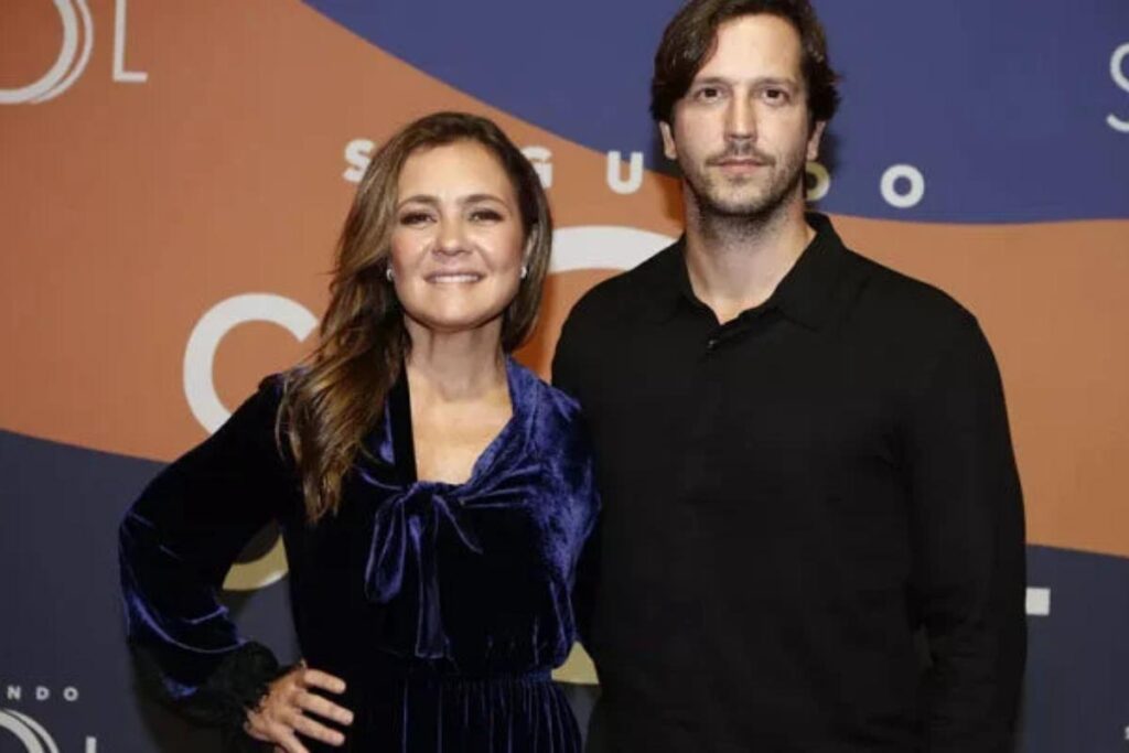 Vladmir Brichta e Adriana Esteves posaram com os filhos