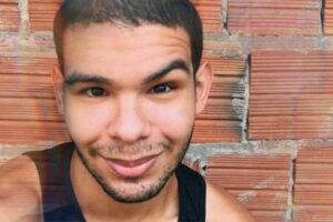 Viny assume sua orientação sexual à família dias antes de entrar no BBB