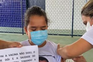 Ana Gabriely perdeu o pai para a Covid-19 em 2021