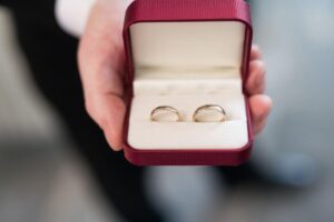 O pai ficou decepcionado com o filho no casamento