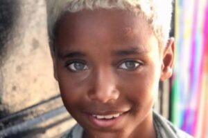 Menino da Cidade de Deus é chamado para trabalhar como modelo