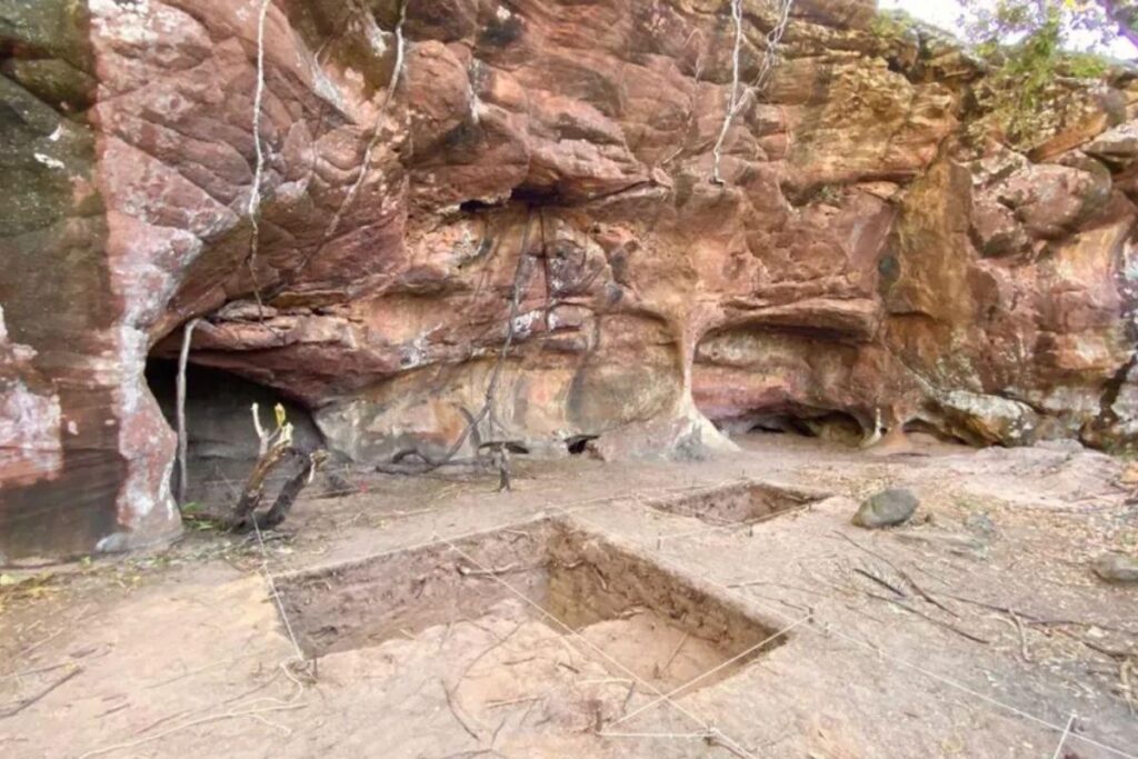 Escavações em sítio arqueológico chegaram a 2,5 m de profundidade