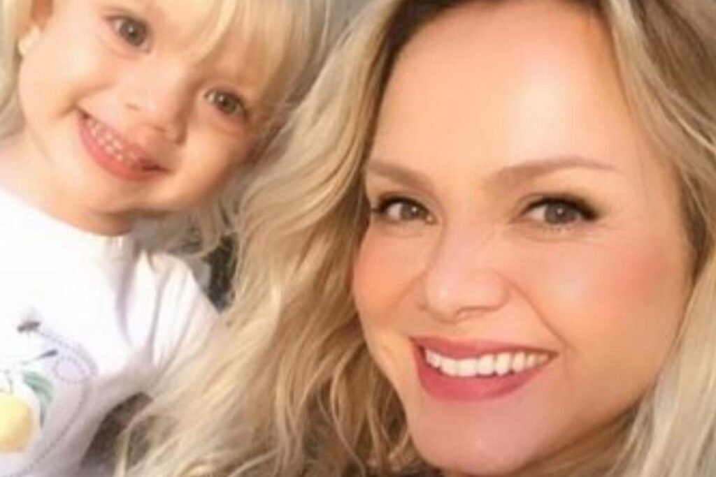 Eliana relembra momento difícil com a filha e agradece apoio dos fãs