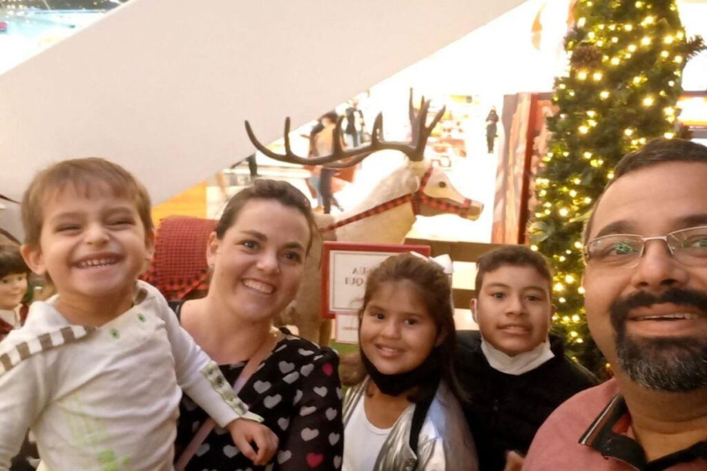 O casal com Tamir e Tamara