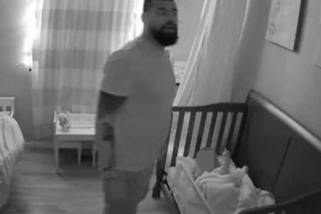 A Fran, mãe do menino de 3 anos, foi até o quarto do garoto ajudar o filho