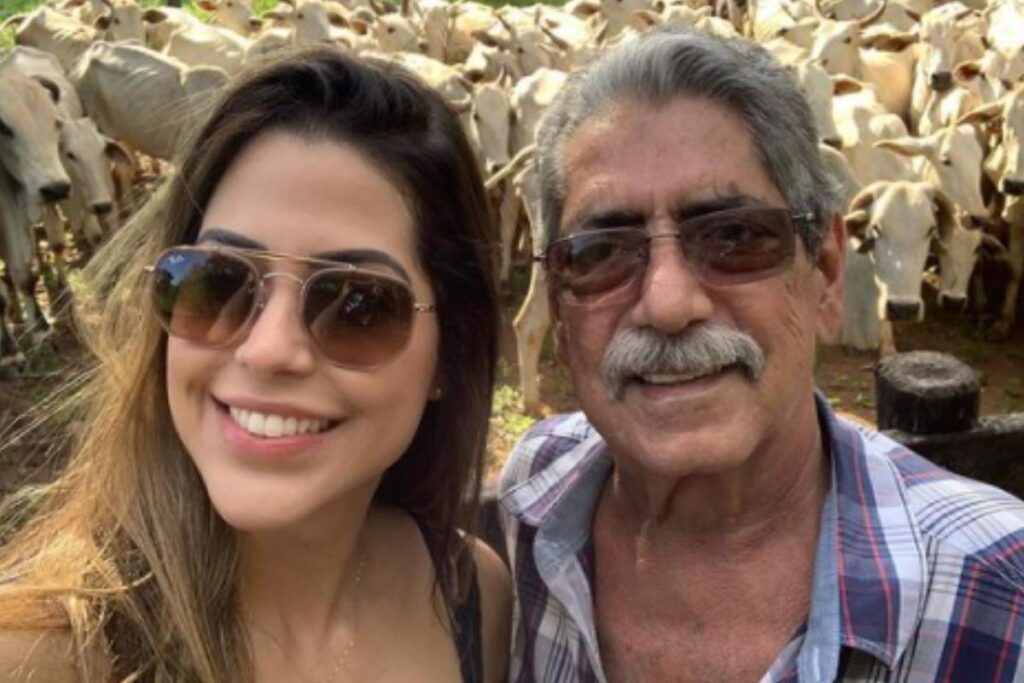 A Laís trabalhou com o pai, o Seu Augusto, em hospitais contra a Covid-19