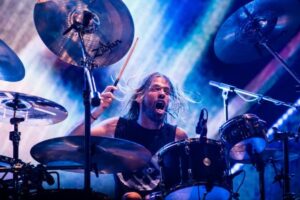Taylor Hawkins: exame toxicológico encontra mais de 10 substâncias diferentes em corpo de baterista