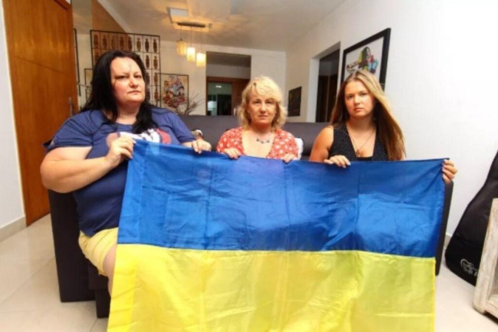 A mulher e a mãe são da Ucrânia mas parte da família é brasileira