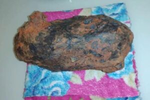 Meteorito fica quase 6 anos como enfeite de mesa em casa de família