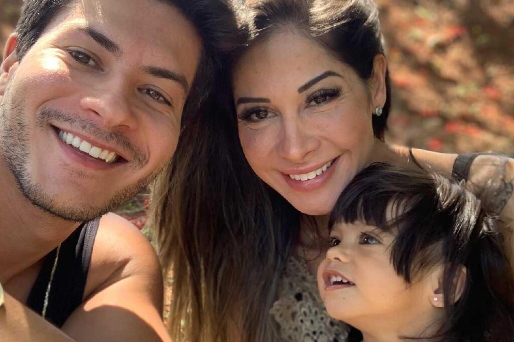 Maíra Cardi organiza recepção para Arthur Aguiar com direito a surpresa da família após a final