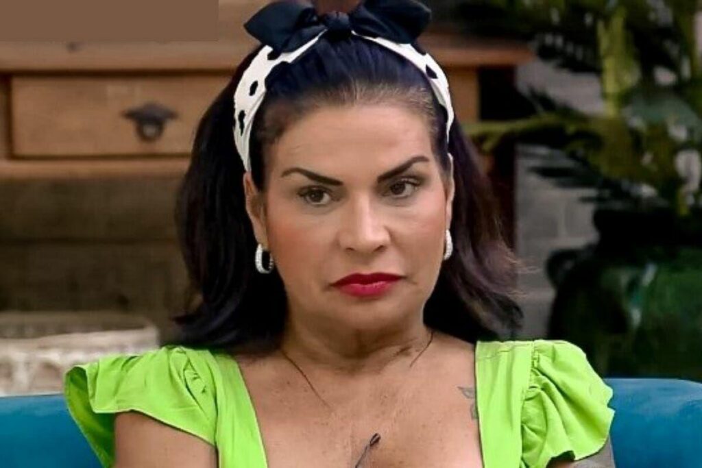 Filha de Solange Gomes