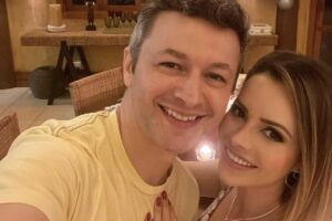 Sandy e Lucas Lima mostraram um vídeo da viagem com o filho, Theo, para a Disney