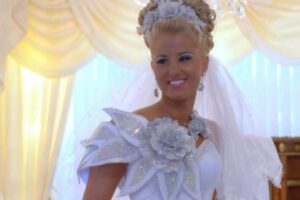 O noivo convidou 73 padrinhos para o casamento
